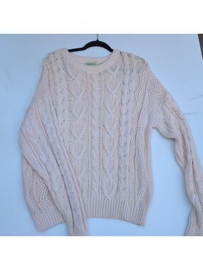 Crewneck, long-sleeved chunky cable knit pullover sweater, Large. St. jhon's Bay